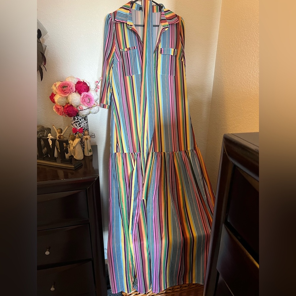 M|Lulus colorful striped maxi dress with collar|Worn a couple times